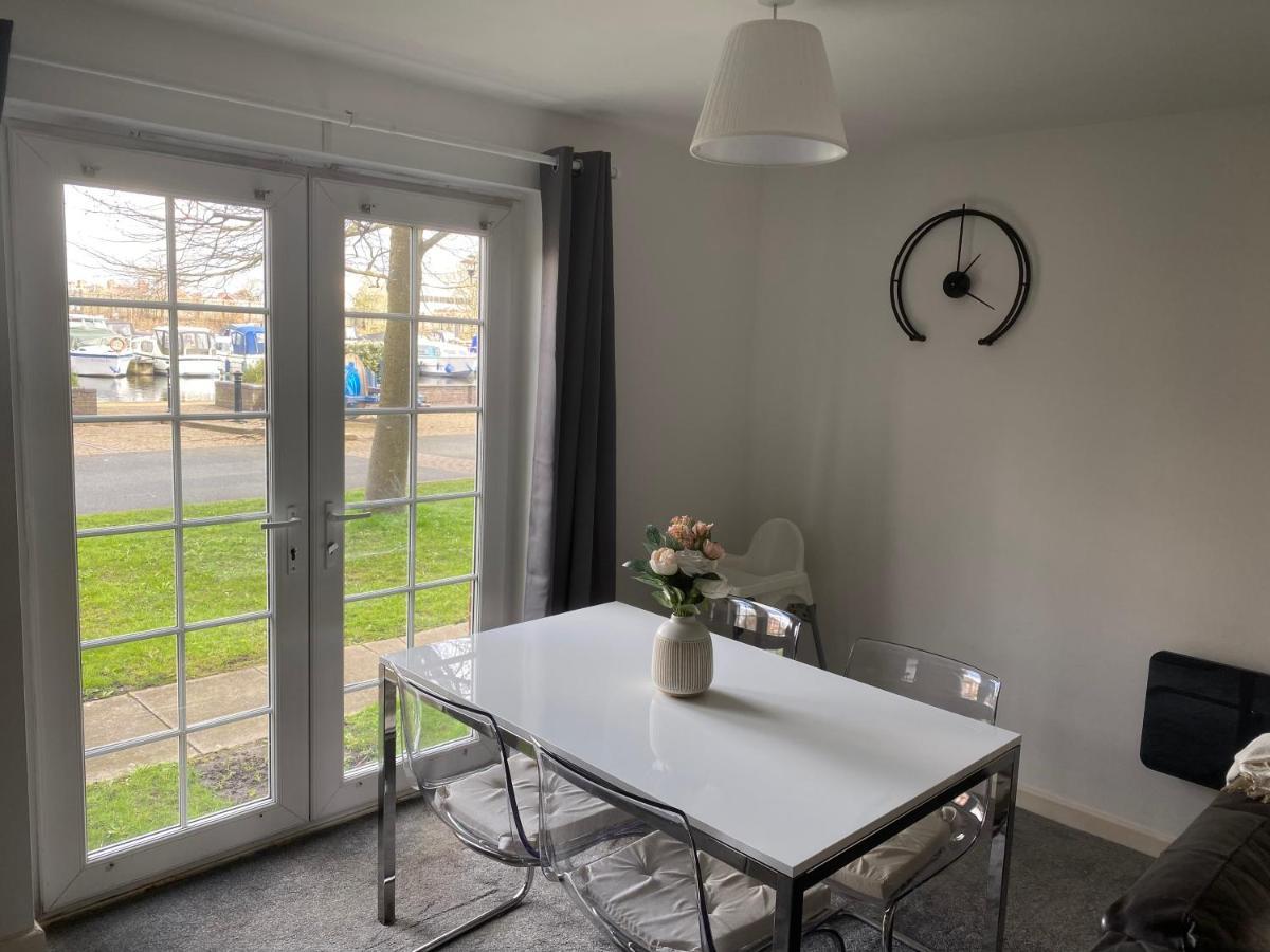 Marine Viewing 2 Bedrooms Flat Manchester Exterior photo